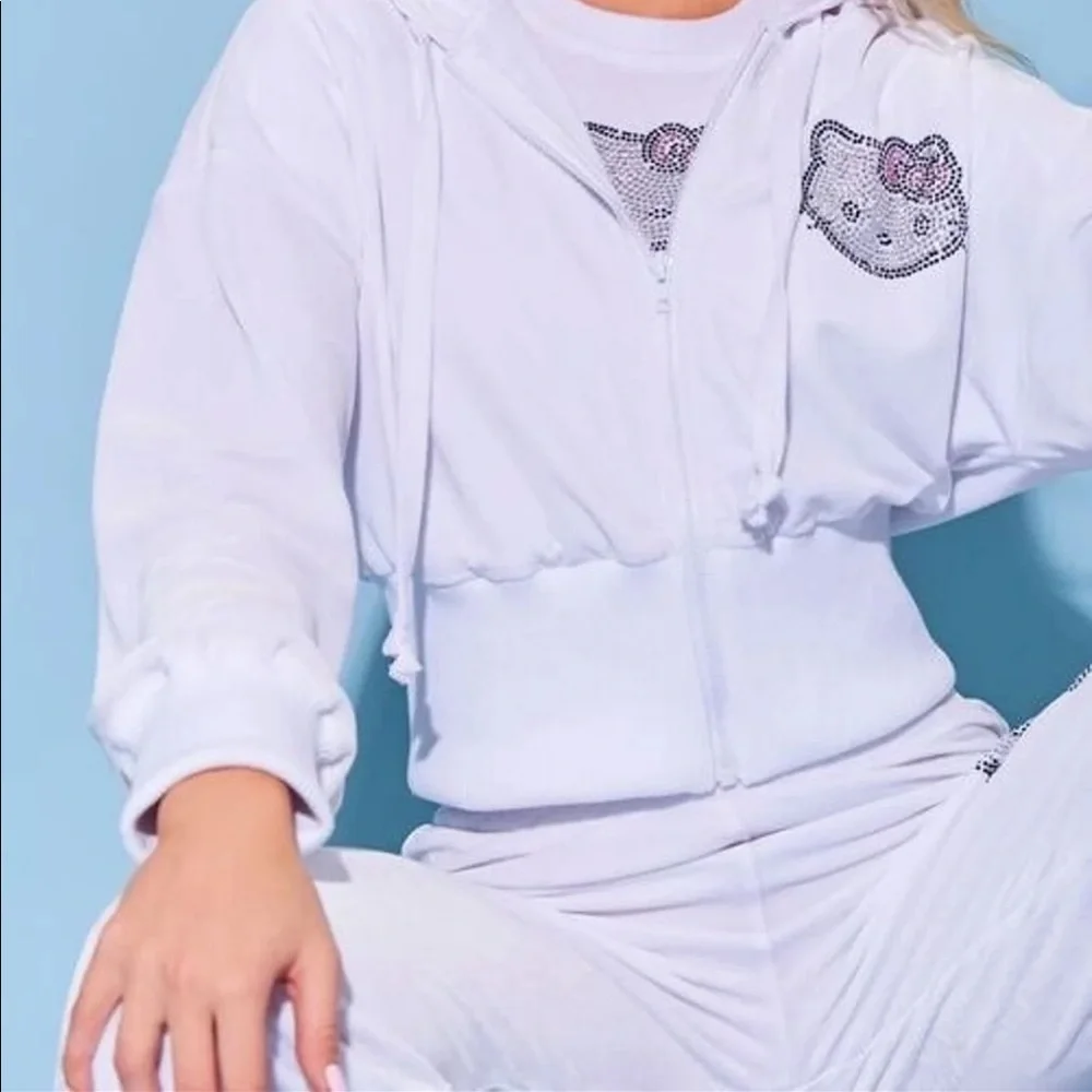 Hello Kitty Rhinestone Velour Set - Picture 2 of 9